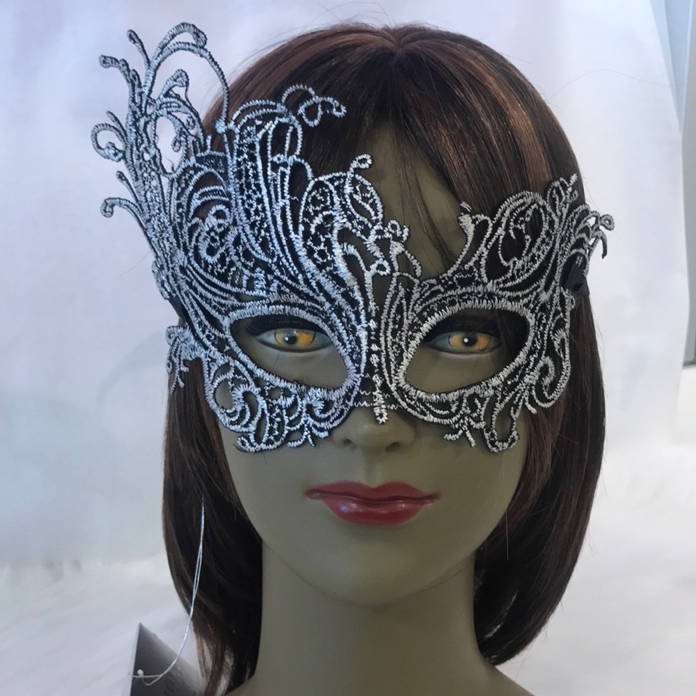 Peacock lace masquerade mask